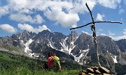 63 Dalla rustica croce lignea splendida vista sulle Piccole Dolomiti Scalvine